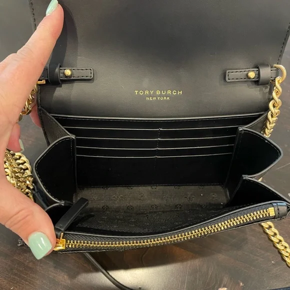 ‼️SOLD‼️Tory Burch Willa Chain Wallet - Black - Picture 13 of 17